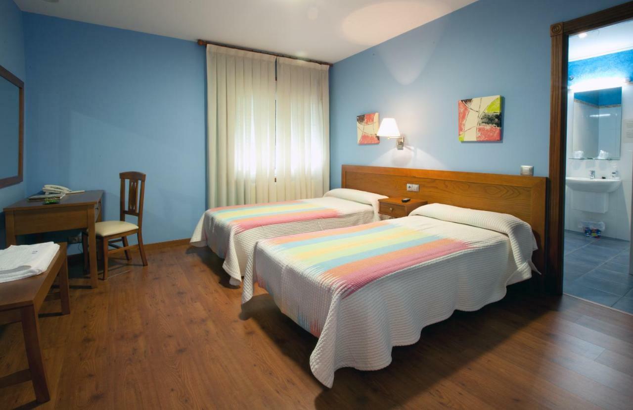 Hotel Terranova Oza dos Rios ภายนอก รูปภาพ